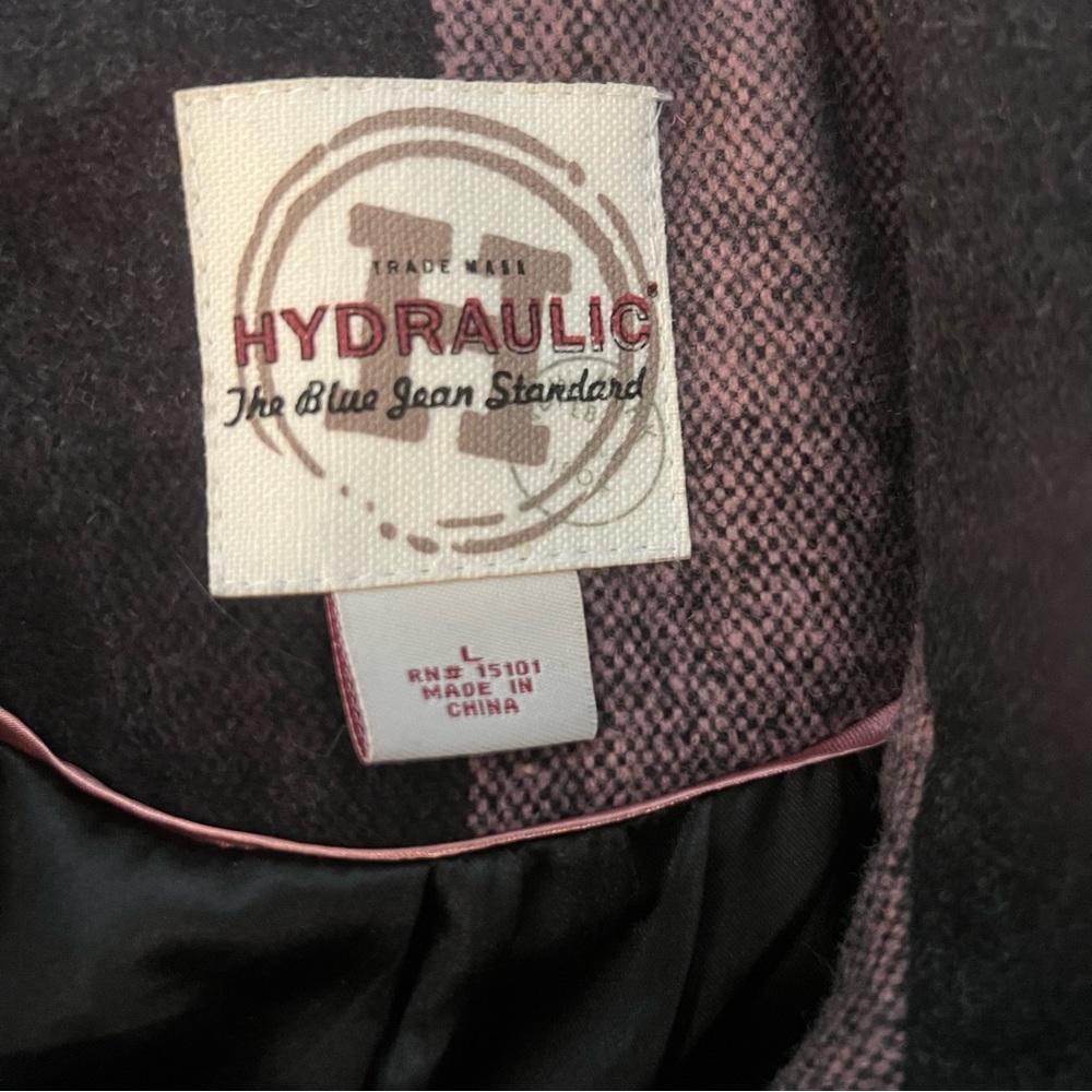 Buttoned Jacket - Picture 4 of 6